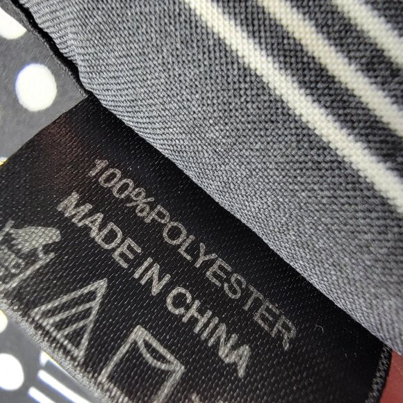 Remington Square Black White Scarf Polyester 23 In Note‎ FLAWS - Picture 3 of 6